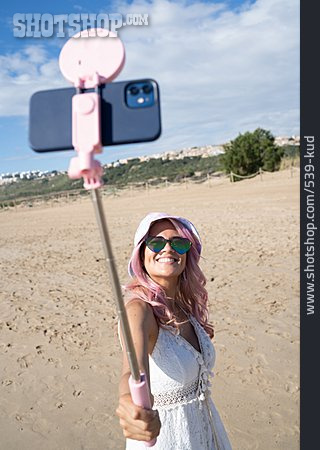 
                Strandspaziergang, Selfie, Selfie-stick                   
