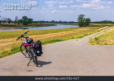 
                Radtour, Elberadweg                   