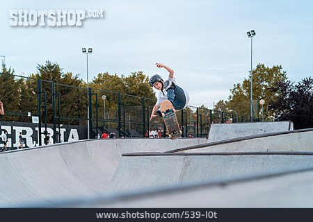 
                Junge, Skater, Skateboard, Luftsprung, Skatepark                   