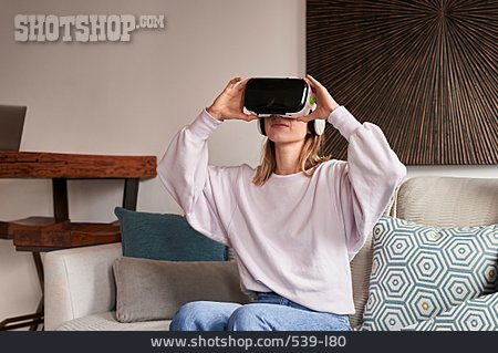 
                Virtuelle Realität, Videospiel, Videobrille                   