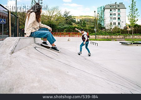 
                Skatepark, Freeline-skate                   