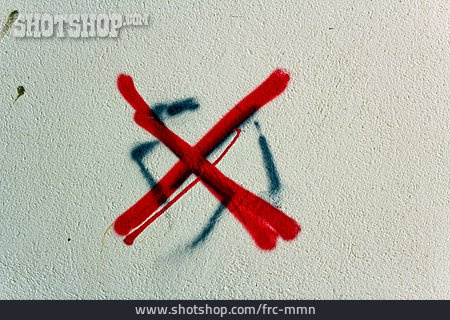 
                Antifaschismus, Swastika, Antisemitismus                   