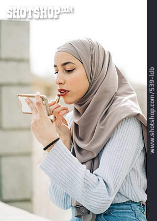 
                Lippenstift, Schminken, Muslimin                   