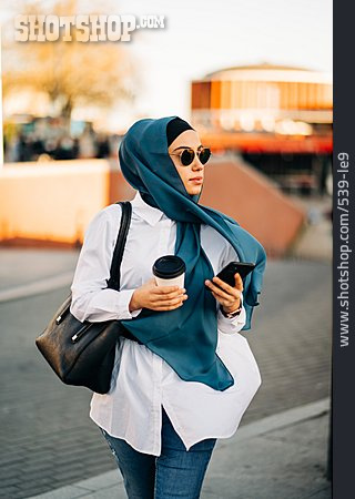 
                Mode, Modern, Urban, Style, Muslimin                   