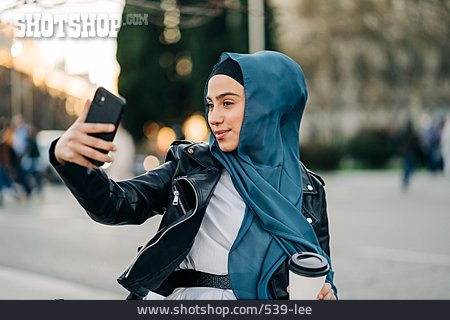 
                Urban, Muslimin, Hidschab, Selfie                   