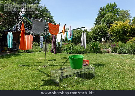 
                Garten, Wäschespinne, Wäsche Trocknen                   