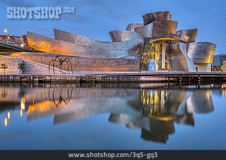 
                Bilbao, Guggenheim Museum                   