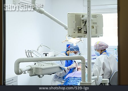 
                Zahnarzt, Behandlung, Operation                   