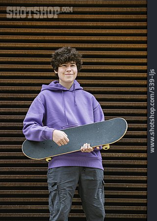 
                Teenager, Lächeln, Skateboarder                   