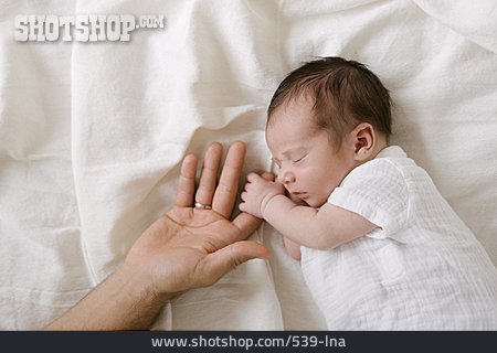 
                Finger, Schlaf, Neugeborenes, Nähe, Körperkontakt                   
