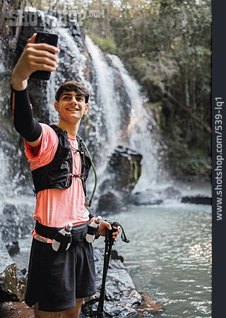 
                Wasserfall, Wanderung, Wanderer, Selfie                   
