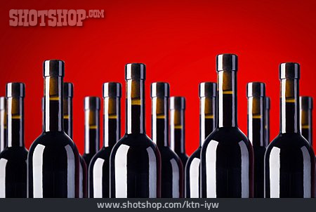 
                Wein, Rotwein, Rotweinflasche                   