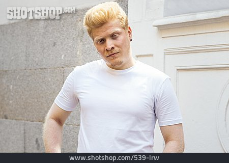 
                Mann, Porträt, Albinismus                   