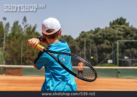 
                Tennis, Kindheit, Tennisspielen                   