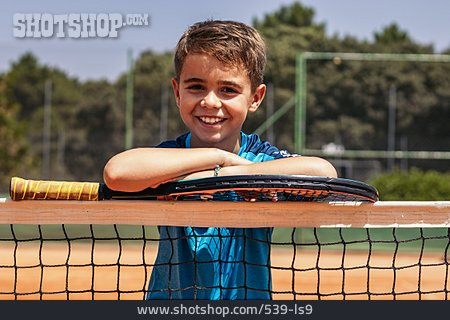 
                Junge, Lächeln, Porträt, Tennisplatz                   