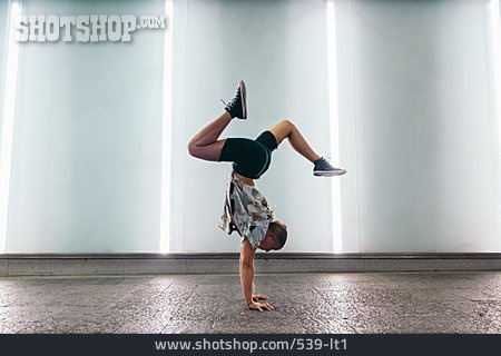 
                Balance, Tanzen, Handstand, Tänzerin, Hip-hop                   