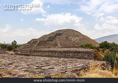 
                Teotihuacán, Mondpyramide                   