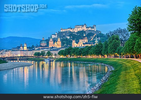 
                Salzburg, Salzach, Festung Hohensalzburg                   