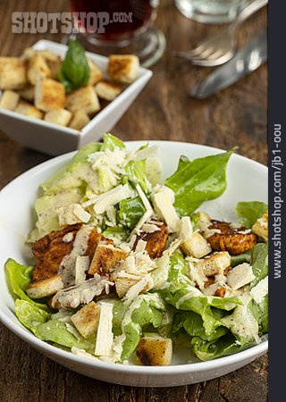 
                Römersalat, Caesar Salad, Hühnchenfleisch                   