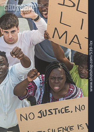 
                Wut, Faust, Protest, Black Lives Matter                   
