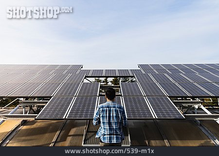 
                Solarzellen, Kontrolle, Wartung, Solaranlage                   