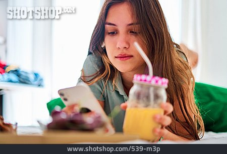 
                Teenager, Frühstück, Internet, Online, Smartphone, Smoothie                   