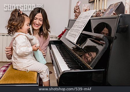 
                Tochter, Musikalisch, Klavier, Mama                   