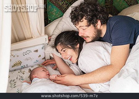 
                Säugling, Familie, Verbundenheit, Elternschaft                   
