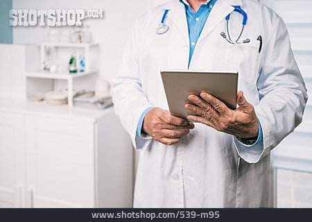 
                Halten, Arzt, Online, Tablet-pc                   