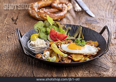 
                Mittagessen, Tiroler Gröstl, Kartoffelgröstl                   