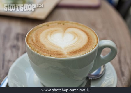 
                Milchschaum, Herzform, Cappuccino, Latte Art                   