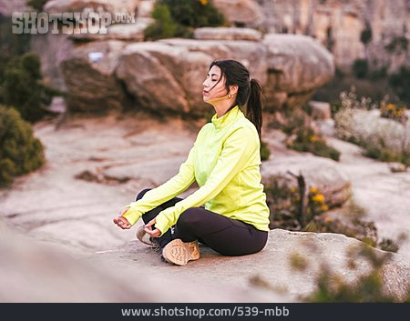 
                Meditation, Yoga, Mudra, Achtsamkeit, Outdoor Yoga                   