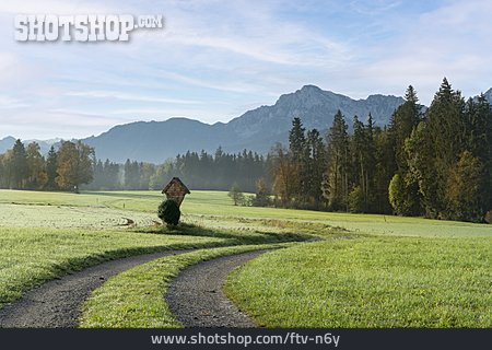 
                Landschaft, Weg, Wegkreuz, Berchtesgadener Land                   