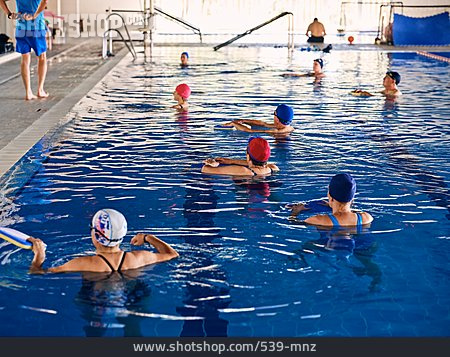 
                Schwimmbad, Schwimmer, Schwimmtraining, Aquafitness                   