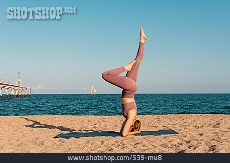 
                Strand, Yoga, Kopfstand, Outdoor Yoga                   