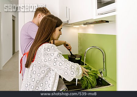 
                Paar, Küche, Zubereitung, Studentenwohnheim                   