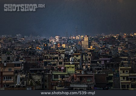 
                Dämmerung, Kathmandu                   
