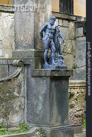 
                Skulptur, Sanssouci, Römische Bäder                   