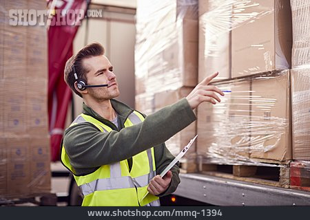 
                Logistik, Beladen, Güterverkehr, Anweisung, Mitarbeiter                   