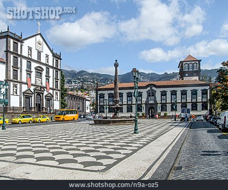 
                Funchal, Praça Do Município                   