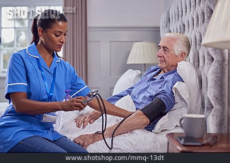
                Senior, Blutdruck, Krankenschwester, Häusliche Pflege                   