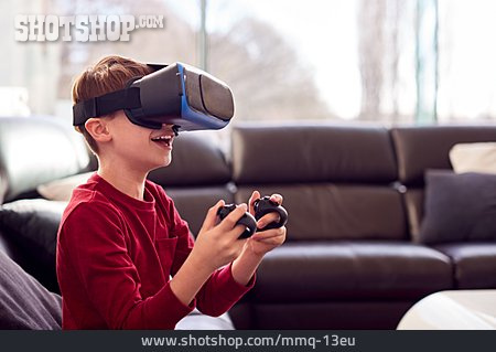
                Junge, Aufregung, Virtuelle Realität, Videospiel, Videobrille, Vr, Metaverse                   