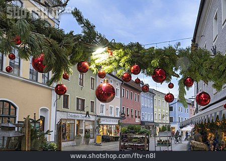 
                Weihnachtsdekoration, Teisendorf, Andreasmarkt                   