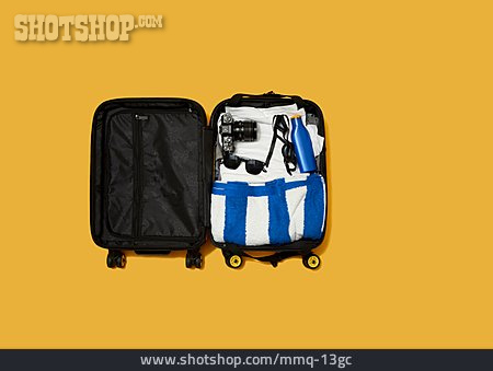 
                Gepäck, Reisekoffer, Urlaubsreise, Sommerurlaub                   