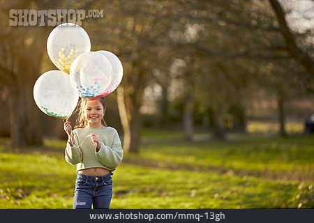 
                Mädchen, Lächeln, Luftballon, Freude, Unbeschwert                   
