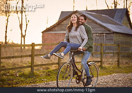 
                Paar, Glücklich, Spaß, Verliebt, Radfahren                   