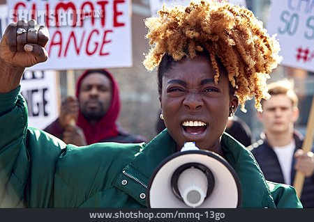 
                Wut, Klimaschutz, Protest, Klimawandel, Megafon, Demonstranten                   