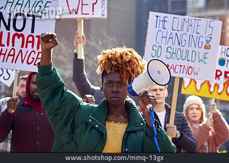 
                Demonstration, Protest, Klimawandel, Kämpferisch, Person Of Color, Klimastreik                   