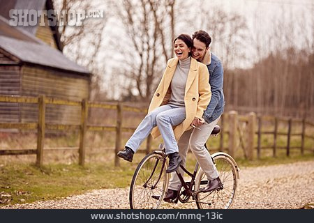 
                Paar, Lachen, Spaß, Radfahren, Radausflug                   