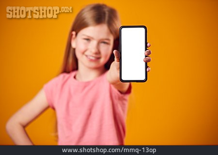 
                Textfreiraum, Mädchen, Lächeln, Bildschirm, Zeigen, Smartphone                   